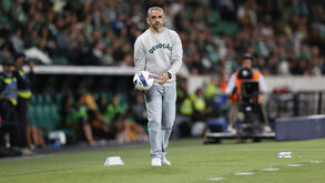 Rui Borges apresentou-se frente ao V. Guimarães com uma camisola com a palavra Devoção