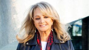 Cantora Bonnie Tyler internada no hospital de Faro após cirurgia de urgência ao intestino