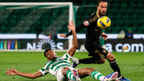 Seba Pérez e mais dez em Guimarães