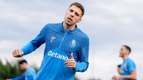 Bednarek fora da ficha de jogo do AVS SAD-FC Porto