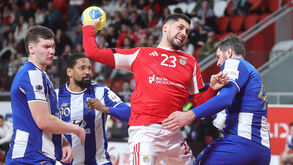 Benfica vence clássico com o FC Porto e assume o 2.º lugar do campeonato de andebol
