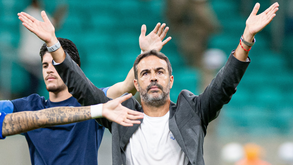 Artur Jorge celebra vitória do Cruzeiro com os adeptos