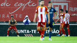 Jogadores do AVS festejam frente ao FC Porto