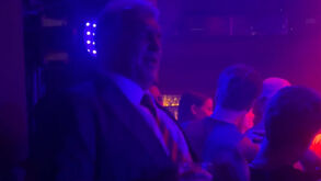 De kuduro a Rosalía, Laporta dançou tudo: presidente do Barcelona 'louco' na festa do título