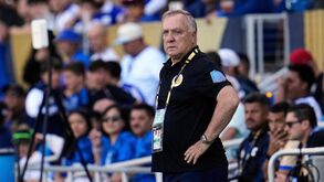 Oficial: Dick Advocaat regressa à seleção de Curaçau para o Mundial'2026
