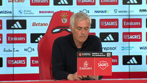 Mourinho: «A partir de segunda-feira poderei responder à pergunta sobre o meu futuro e, mais importante, o futuro do Benfica»