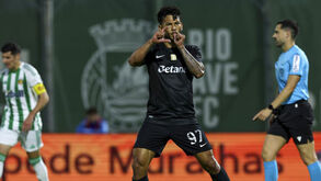 Luis Suárez frente ao Rio Ave