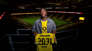 Dortmund anuncia a contratação de Joane Gadou