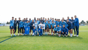 FC Porto e Farioli recebem visita especial no Olival