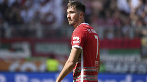 Dion Beljo aqui ao serviço do Augsburg