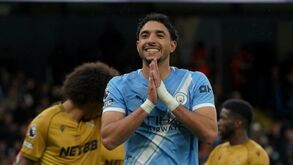 Man. City vence Crystal Palace e mantém acesa a disputa pelo título em Inglaterra