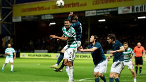 Penálti polémico nos descontos deu vitória ao Celtic frente ao Motherwell 