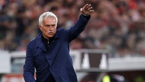 José Mourinho gesticula durante jogo