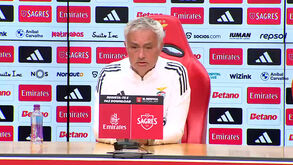O 'até breve' aos jogadores do Benfica: Mourinho fala do último treino... da época