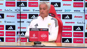 José Mourinho rendido à evolução de Schjelderup: «A única coisa igual é aquela cara de bebé»