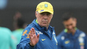 Ancelotti renovou contrato até 2030