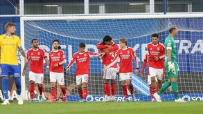 Ríos marca no Estoril-Benfica