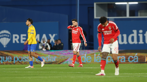 Rafa Silva celebra golo frente ao Estoril na Amoreira