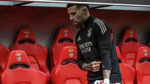 Otamendi lamenta 'temporada irregular' do Benfica