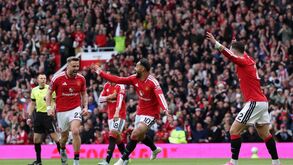 Luke Shaw celebra golo
