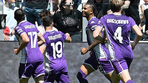 Jogadores da Fiorentina festejam frente à Juventus