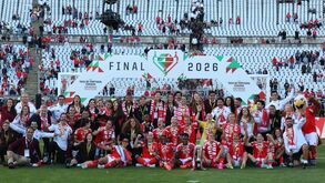 Benfica festeja no relvado