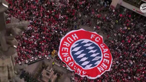 Munique 1860 infiltrou-se na festa do Bayern com logótipo recheado de insultos... e TV do clube caiu na armadilha
