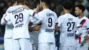 Jogadores do PSG celebram jogo da Ligue 1 contra o Paris FC
