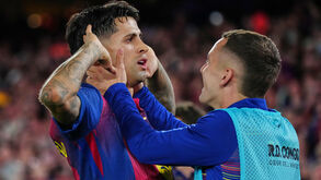 Cancelo celebra golo contra o Betis