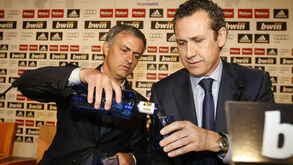 Mourinho com Valdano em 2010