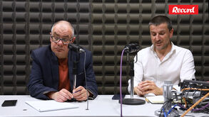 «Causa-me alguma surpresa Martínez chamar cinco laterais e não convocar mais um médio»