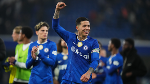 Enzo Fernández marca e assiste na vitória do Chelsea sobre o Tottenham na penúltima jornada da Premier League