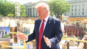 «Talvez tenhamos de lhes dar mais um grande golpe»: Trump volta a ameaçar Irão com possível ação militar