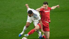 Jogo da Liga Europa: Friburgo e Aston Villa empatam na primeira parte