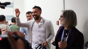 Farioli destaca a importância de lendas como Thiago Silva na equipa