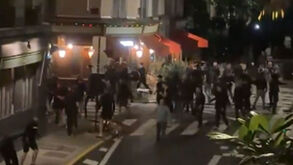 Confrontos em Paris