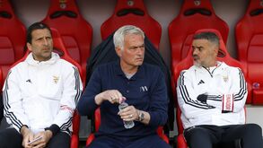 Mourinho entregou relatórios a Rui Costa com balanço da época e ideias para o futuro
