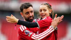 Bruno Fernandes comemora com a filha