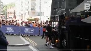 Autocarro do Hull City atacado