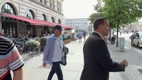 Mourinho assiste à final da Taça da Alemanha, entre o Estugarda e o Bayern