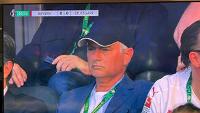 Mourinho assiste à final da Taça da Alemanha entre Bayern Munique e Estugarda