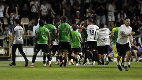 Jogadores do Farense festejam frente ao Belenenses