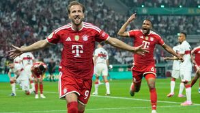Harry Kane marcou um hat trick na final da Taça da Alemanha que o Bayern venceu