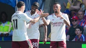 Jogadores do Arsenal celebram no jogo contra o Crystal Palace, na Premier League