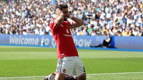 Bruno Fernandes celebra golo pelo Manchester United contra o Brighton