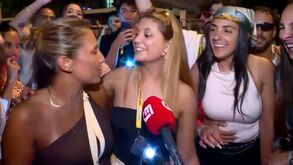 «Toquei-lhe na mão... estava toda suada!»: Bad Bunny fez as delícias dos fãs na despedida a Portugal