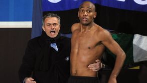 Mourinho trabalhou com Maicon no Inter