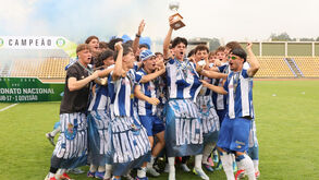 A crónica do FC Porto-Rio Ave, 2-0: vitória para juntar ao troféu