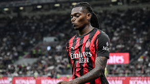 Rafael Leão aponta à saída do Milan