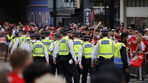 Londres: Polícia detém nove pessoas durante as comemorações do título do Arsenal